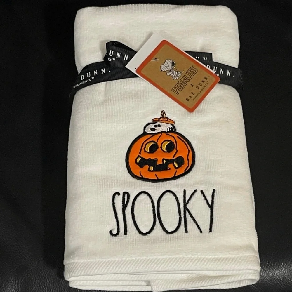 Halloween Rae Dunn Peanuts Snoopy Hand Towels SPOOKY - Peanuts Spooky Towels